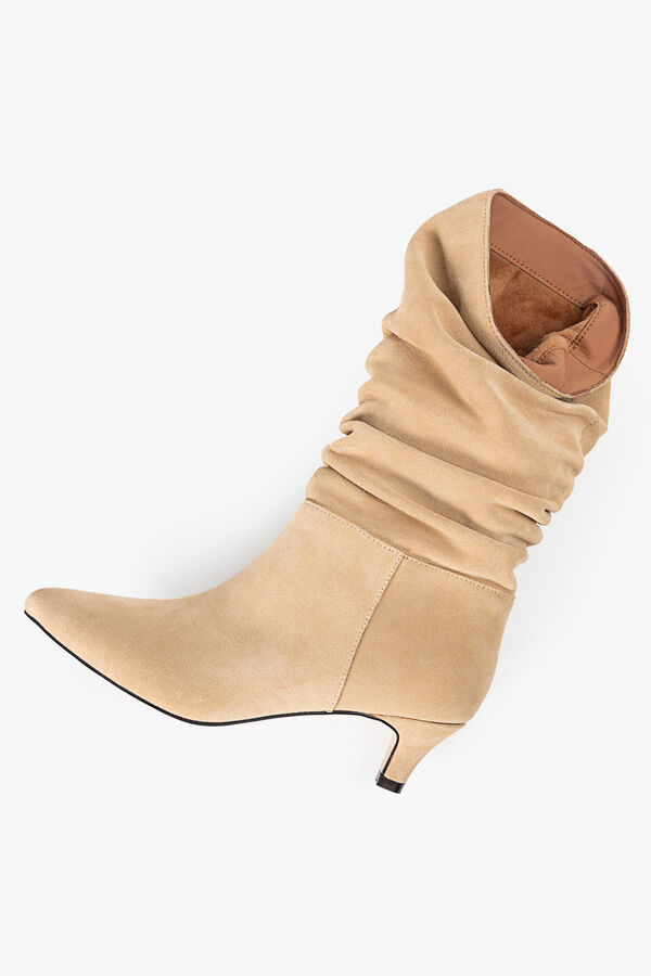 Popa Botas feminina de camurça Nirvana Castanho