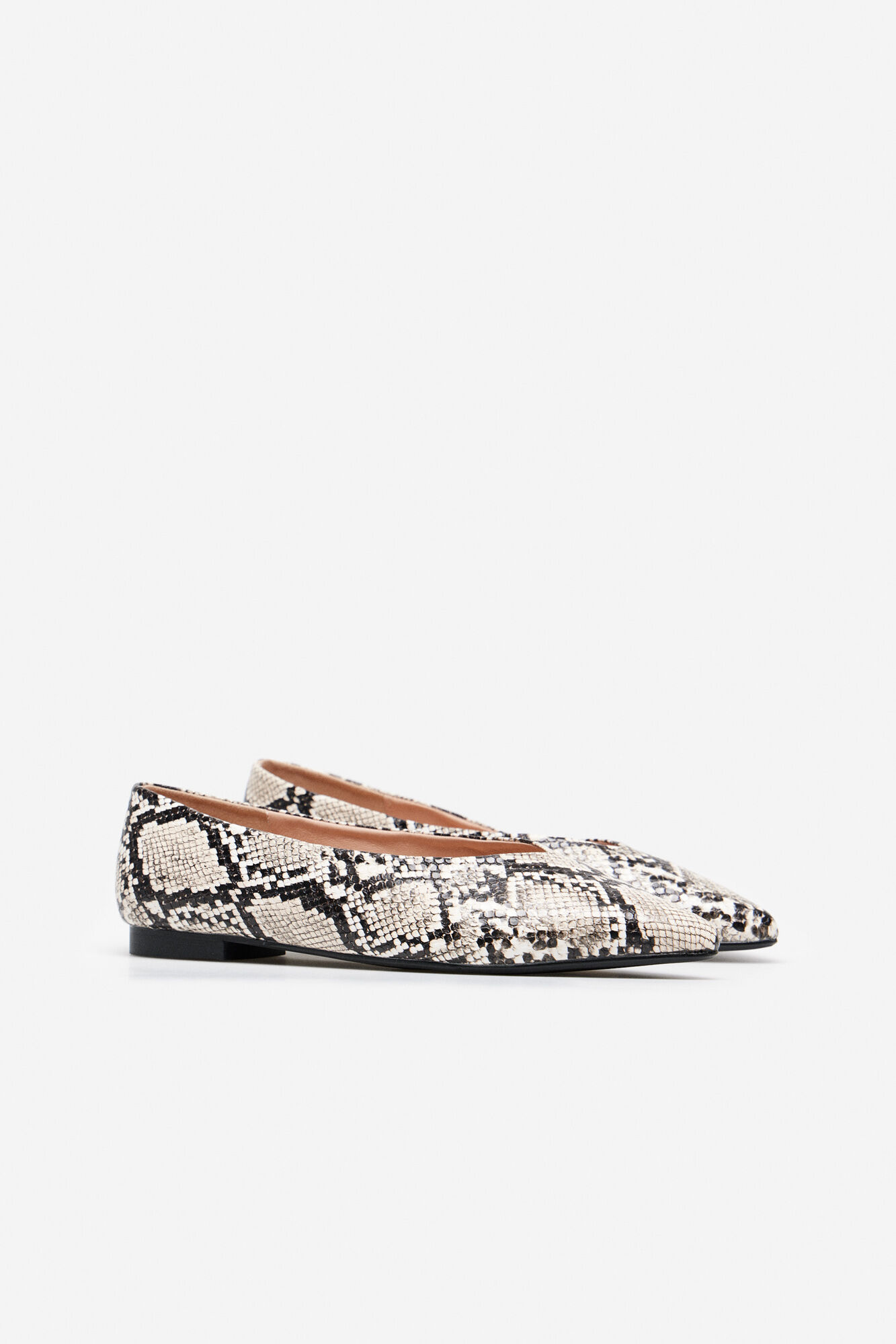 Snakeskin flat top