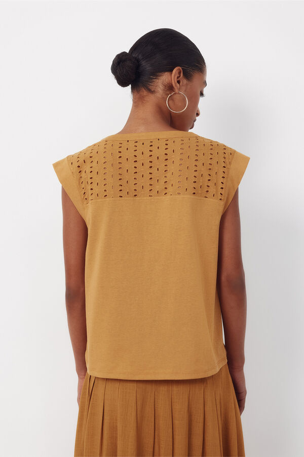 Cortefiel Embroidered back yoke t-shirt Gold