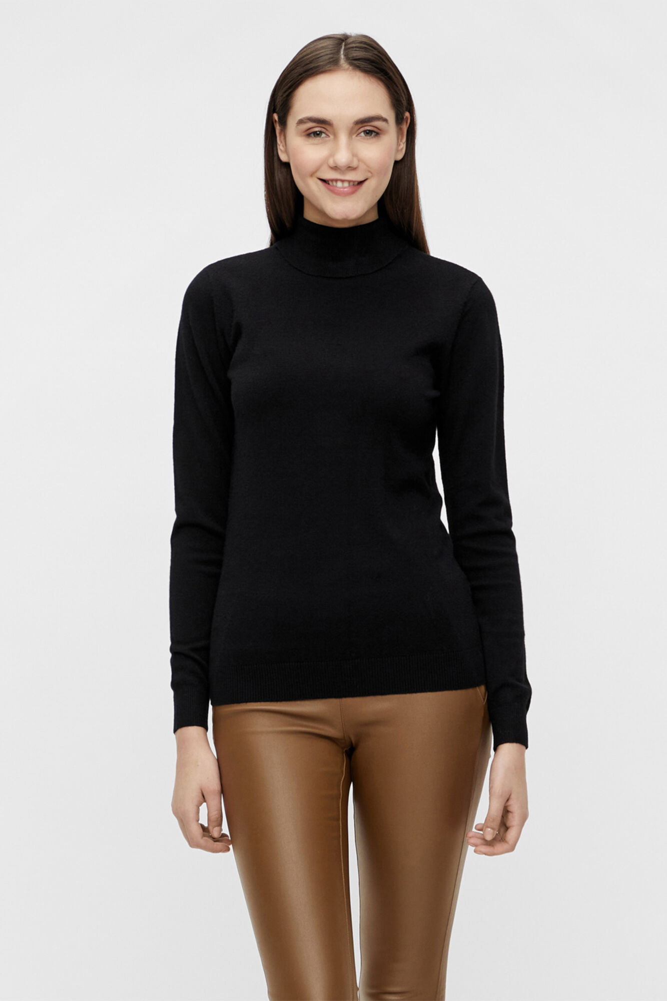 Sueter negro sales mujer cuello alto