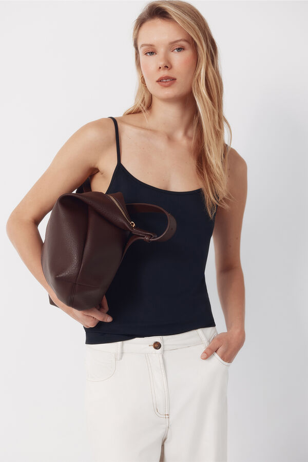 Cortefiel Bolso hombro textura Marr&oacute;n oscuro