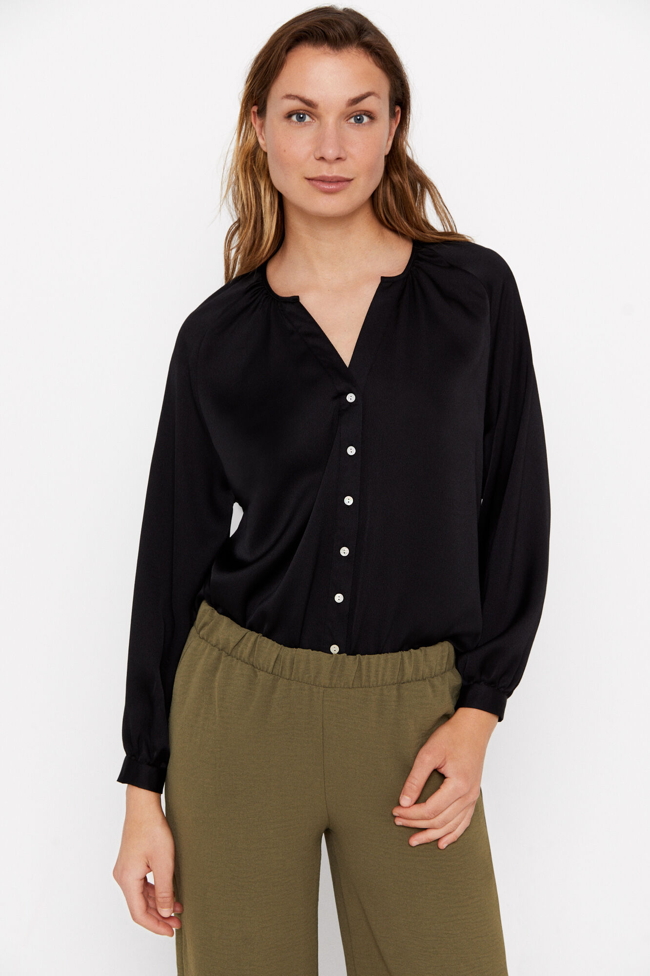 Blusa fluida con escote redodno Chemisiers pour femme Cortefiel