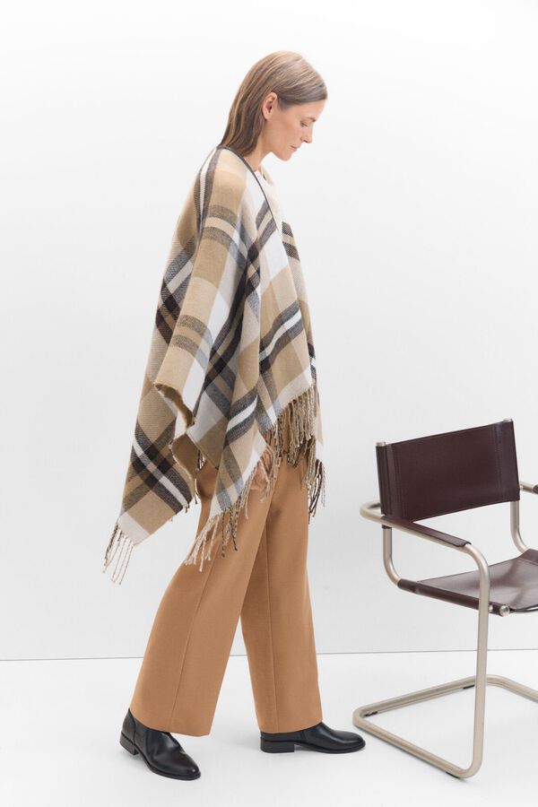 Cortefiel plain reversible poncho Printed beige