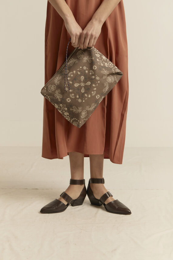Bolso de mano Pouch