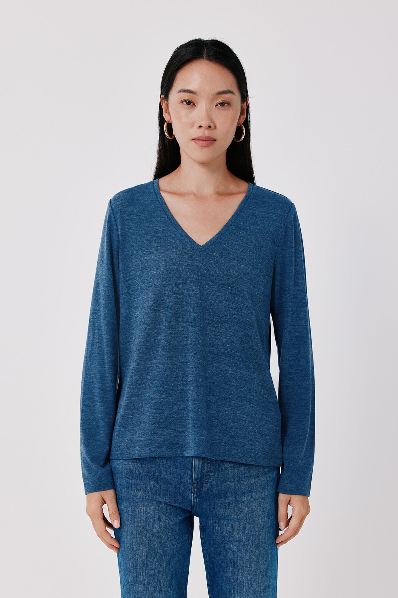 Cortefiel V-neck basic T-shirt