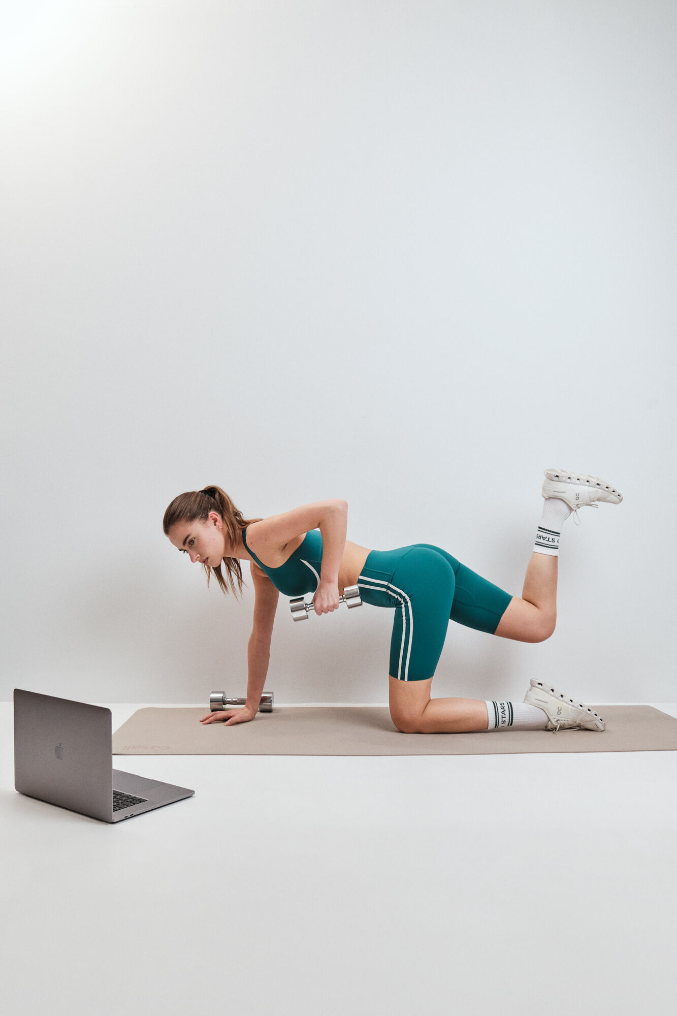 Dash and Stars Sujetador deportivo COMPRESSIVE verde