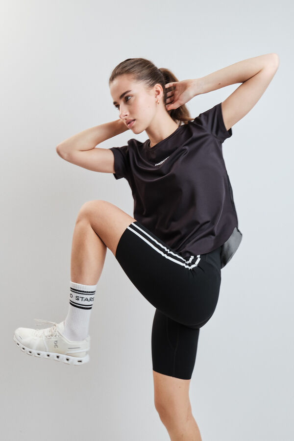 Dash and Stars T-shirt t&eacute;cnica com painel mesh preta preto