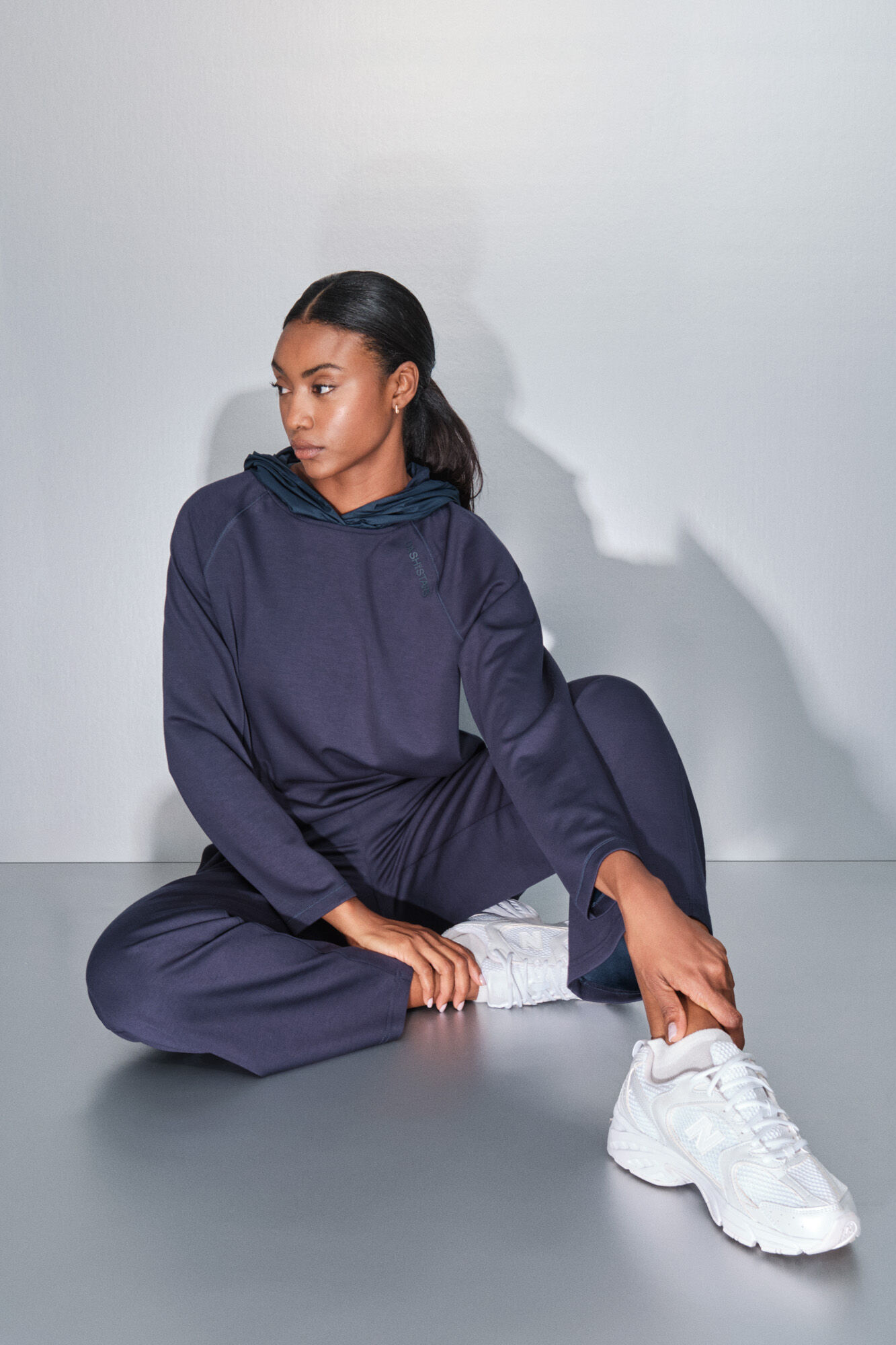 Dash and Stars Sweatshirt azul escuro com toque suave