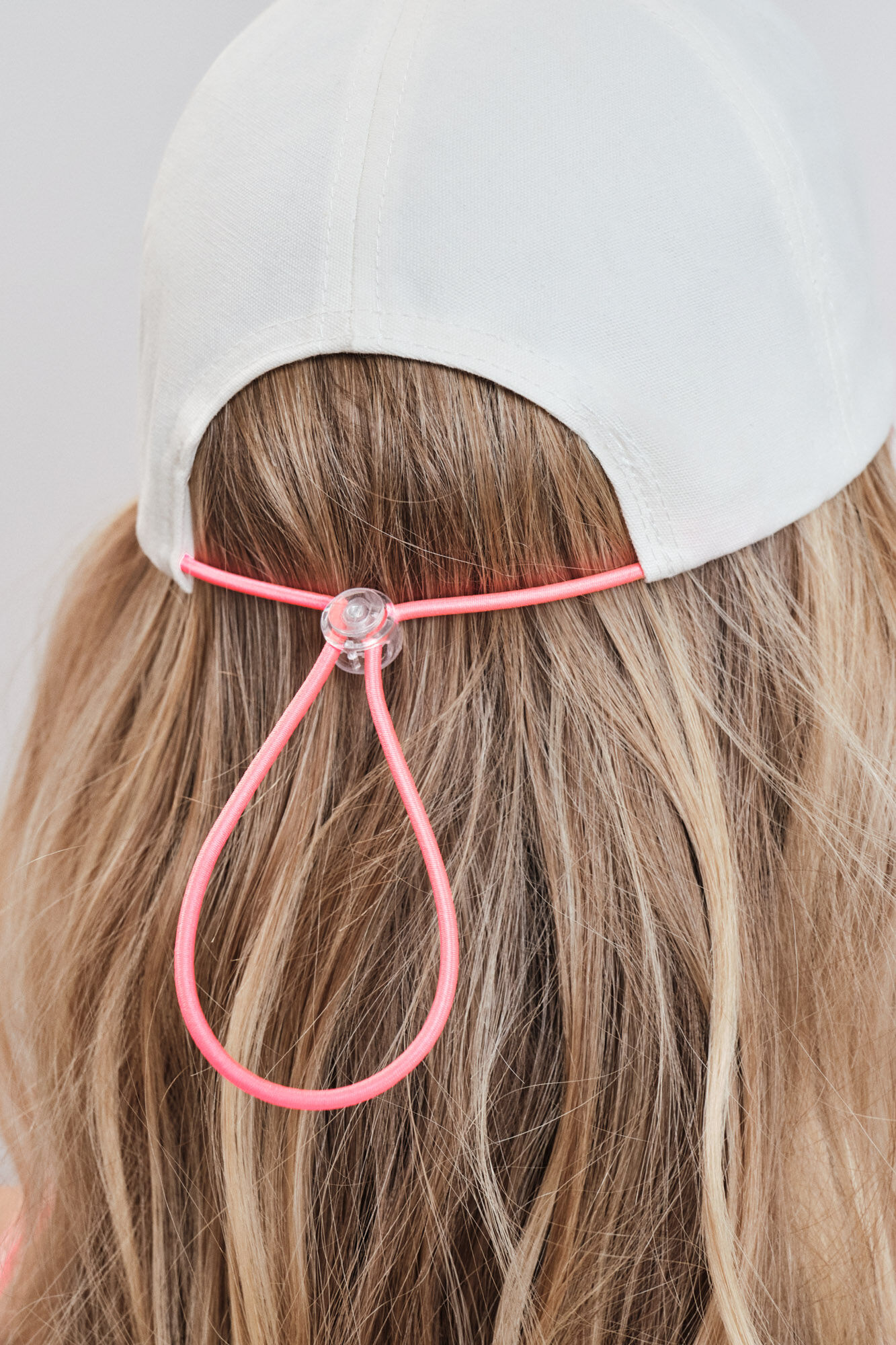 Dash and Stars Bon&eacute; t&eacute;cnico com logo branco