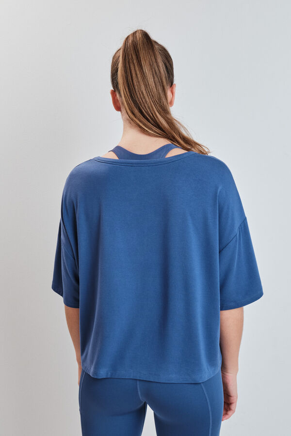 Dash and Stars Blue extra soft short sleeve T-shirt"This sounds good. "Extra soft" describes the T-shirt's feel, and "short sleeve" describes its cut. Both are blue