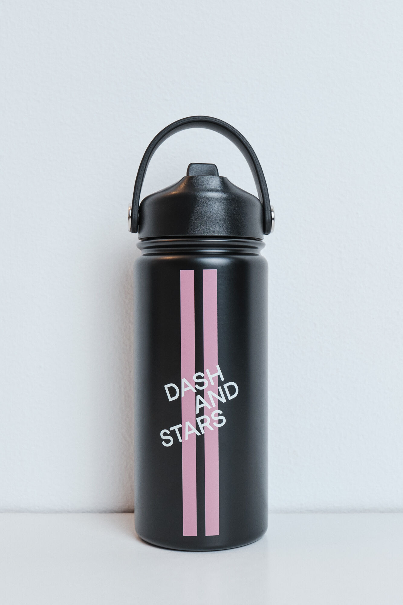Dash and Stars Garrafa de a&ccedil;o inoxid&aacute;vel preta