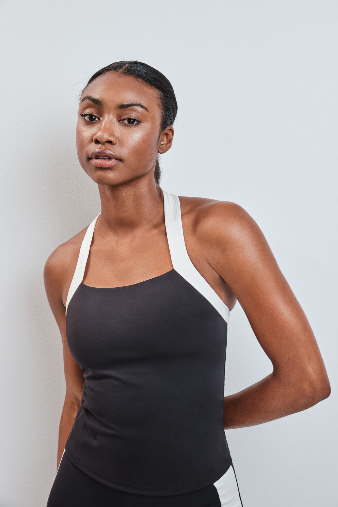 Dash and Stars Top desportivo halter 4D Stretch contraste preto