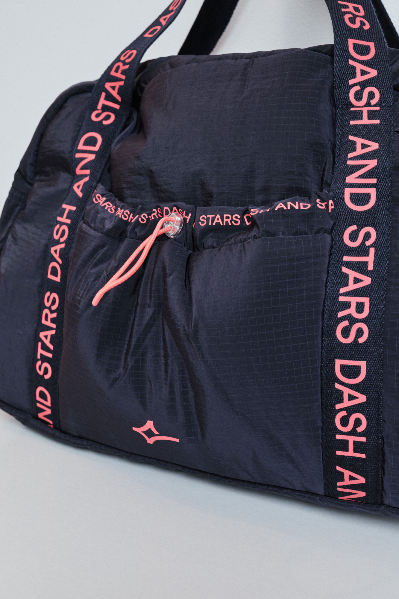 Dash and Stars Bolsa deporte nylon acolchado