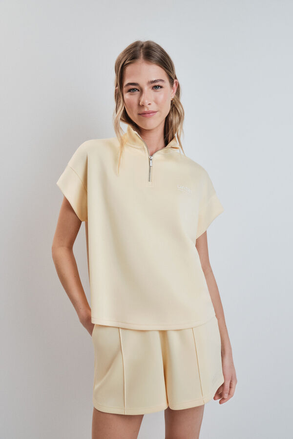 Dash and Stars Sweatshirt manga curta em viscose suave amarela impress&atilde;o