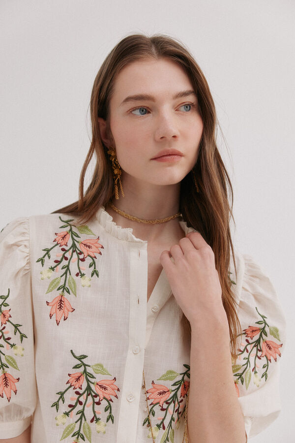 Hoss Intropia Capri. Blusa bordado floral Ecru