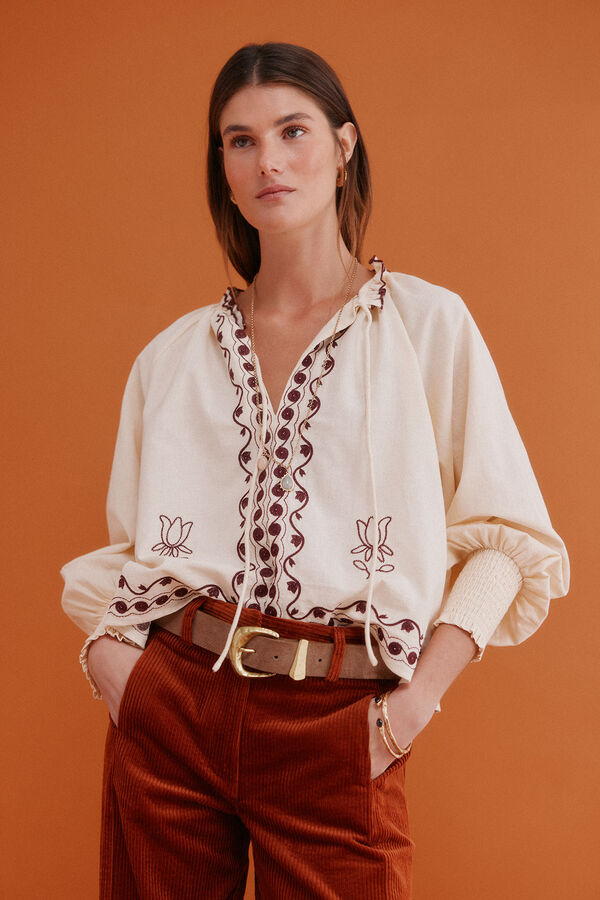 Hoss Intropia Claudia. Blusa bordada Ecru
