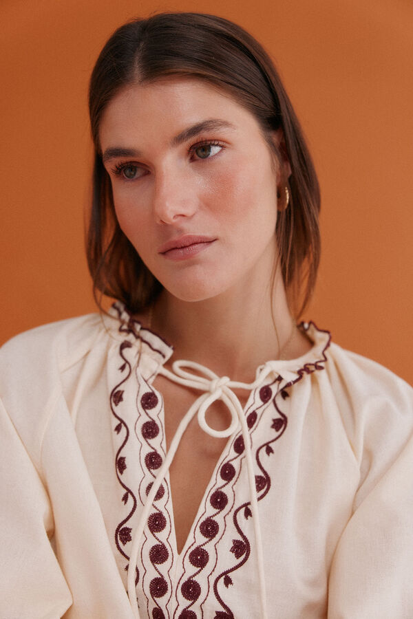 Hoss Intropia Claudia. Blusa bordada Ecru
