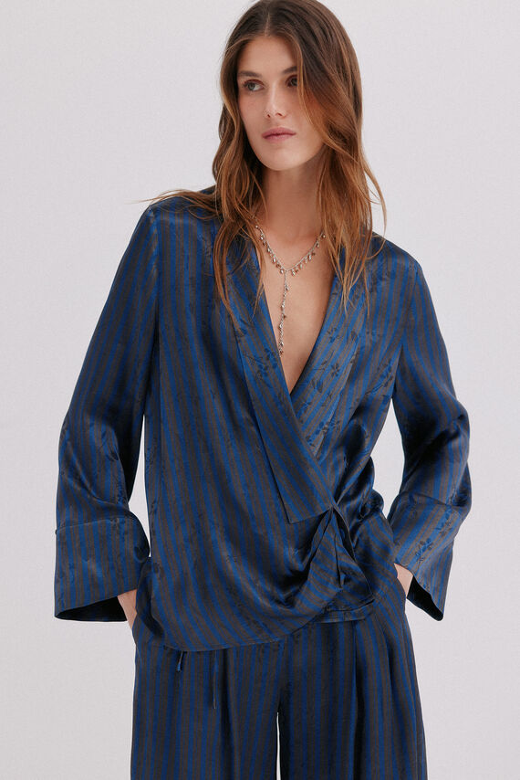 Eloise. Blazer fluida