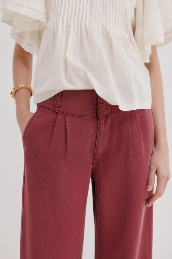 Hoss Intropia Paris. Cal&ccedil;a fluida Granada