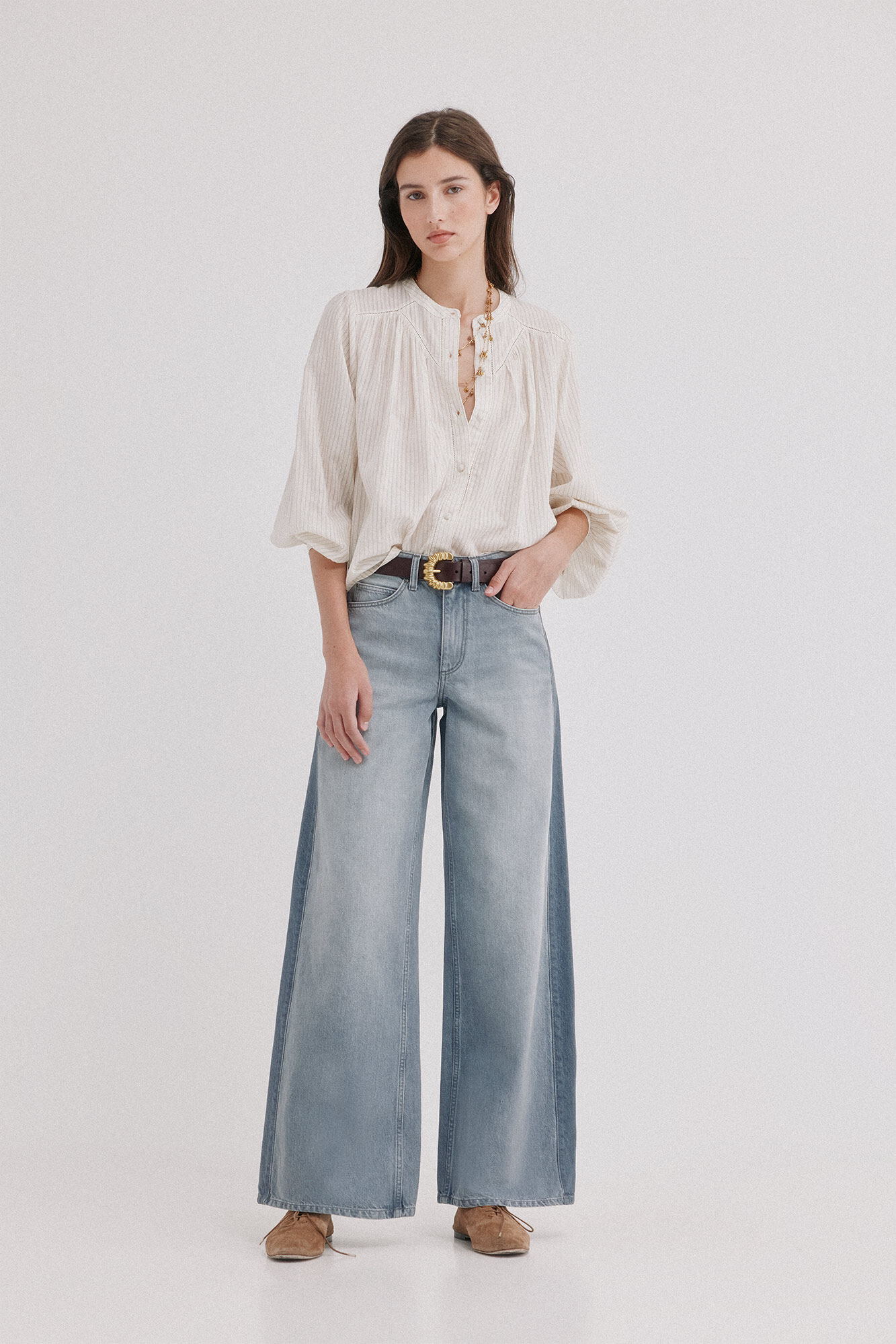 Hoss Intropia Cyra. Blusa fluida gola mao