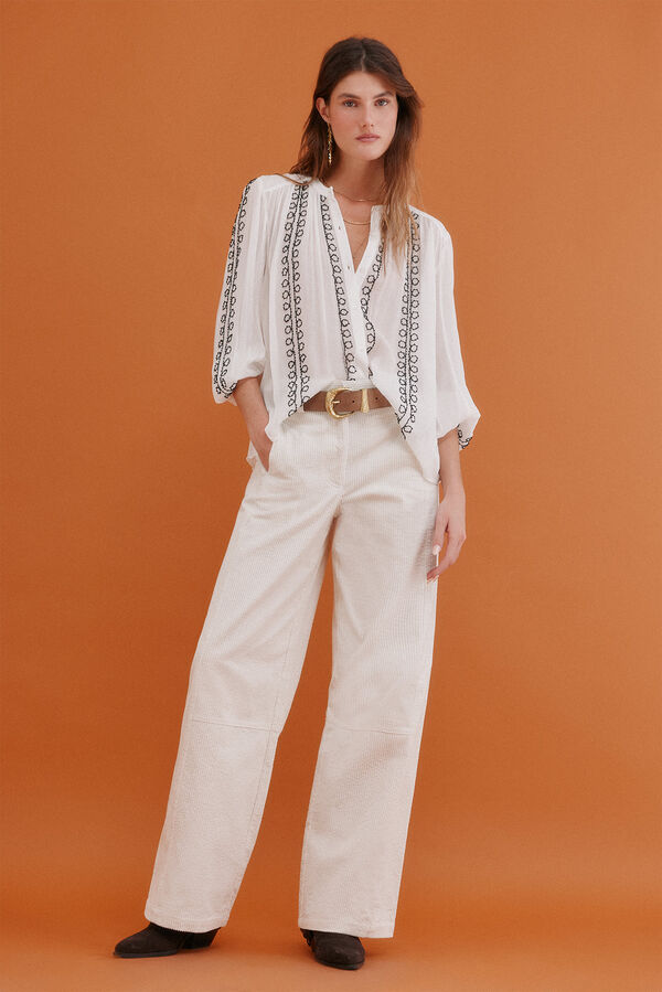 Hoss Intropia Graça. Blusa bordada Branco