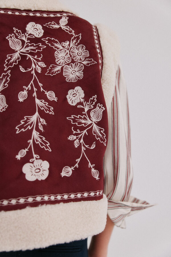 Hoss Intropia Daia. Colete bordado Granada