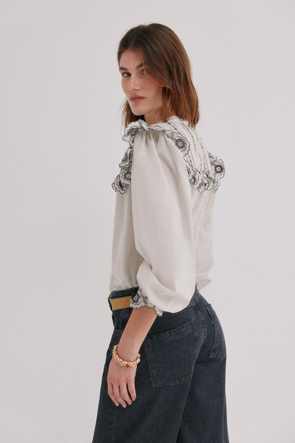 Hoss Intropia Carolina. Blusa bordada Cinzento