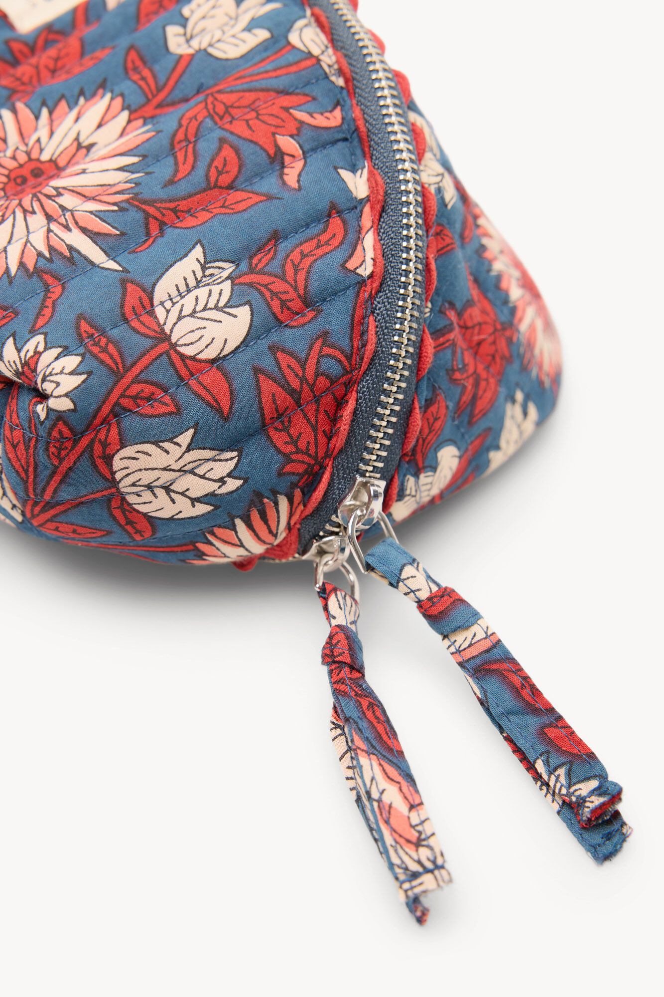 Hoss Intropia Loreta. N&eacute;cessaire grande estampado