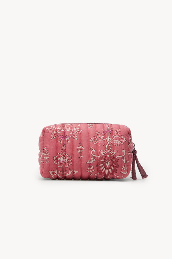 Mujer Con Bolsa De Cuero Rosa Louis Vuitton Y Pantalones Florales