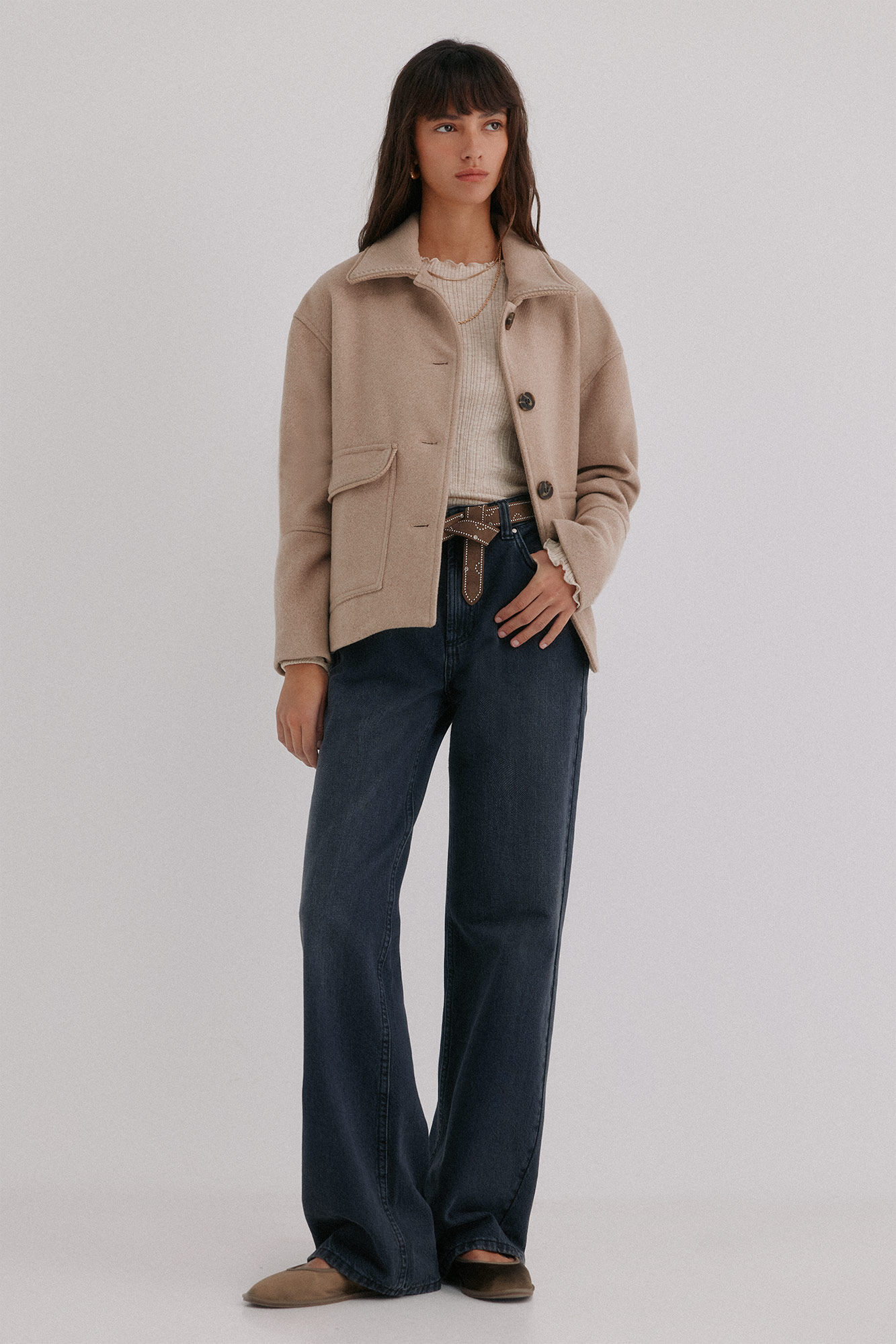 Hoss Intropia Fabiana. Sobretudo curto