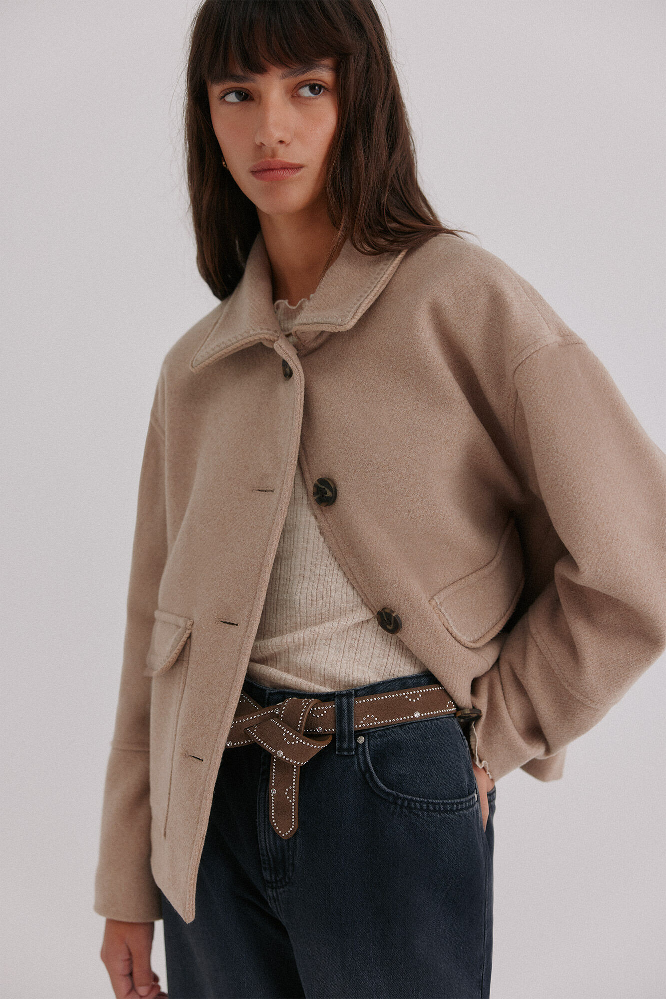 Hoss Intropia Fabiana. Sobretudo curto