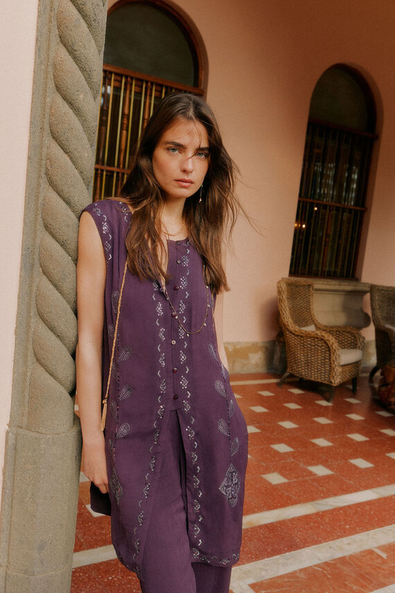 Cira. Blusa bordada