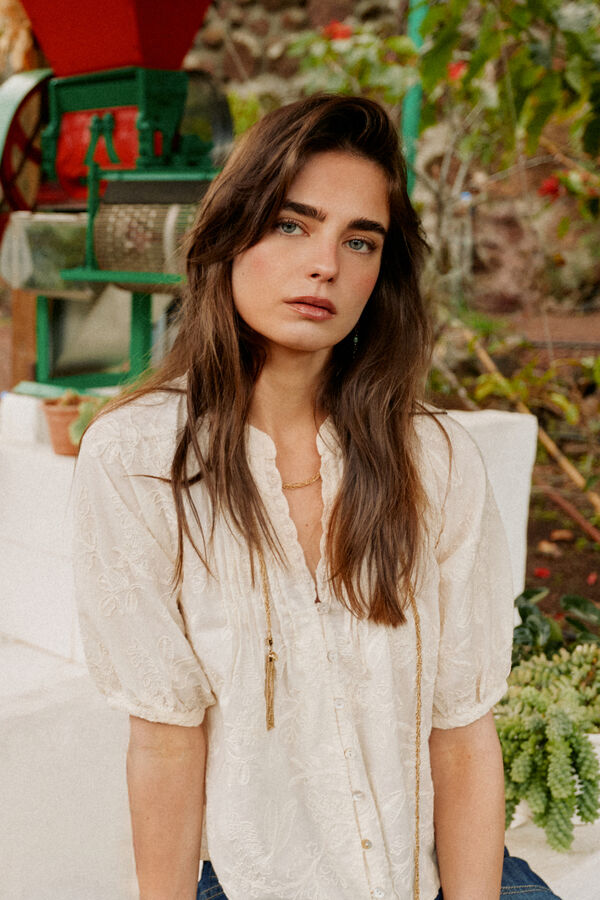 Hoss Intropia Celia. Blusa bordado floral Ecru