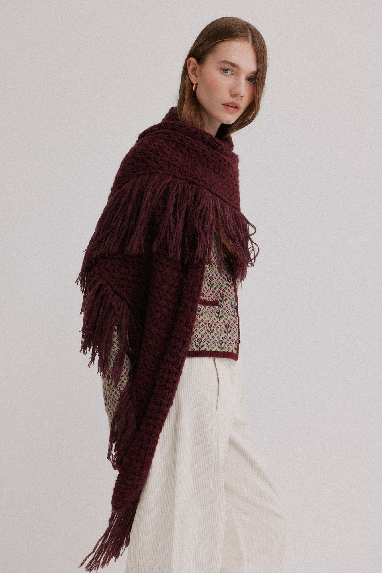 Hoss Intropia Nieves. Chal calado de flecos