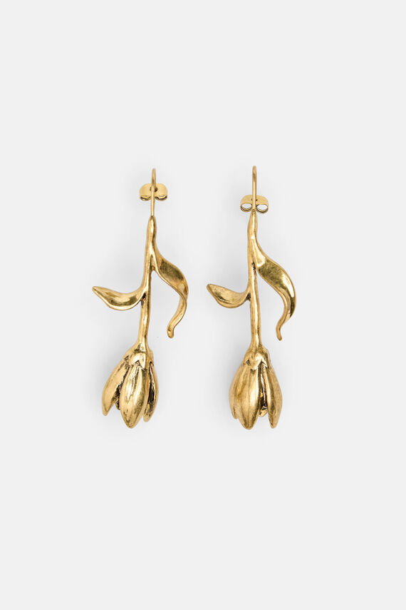 Leila. Pendientes de flor bañados en oro