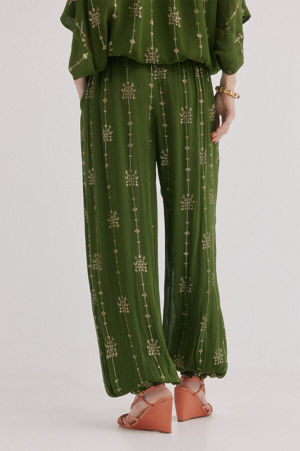 Hoss Intropia Piper. Cal&ccedil;a em tecido bordado Verde