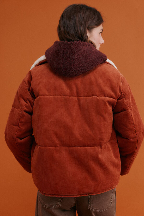 Hoss Intropia Maider. Cachecol com capuz  Granada