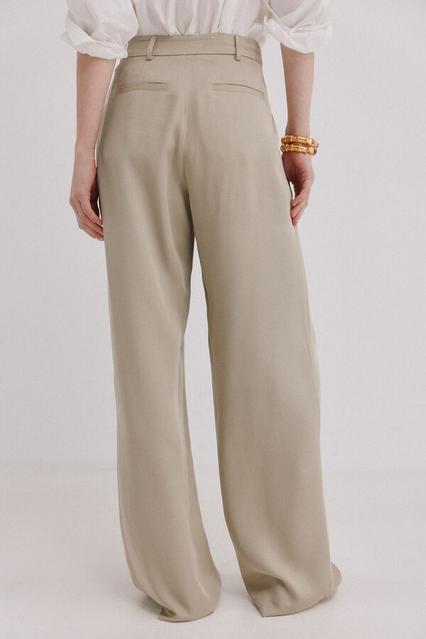 Hoss Intropia Paloma. Cal&ccedil;a com pregas duplas Ecru