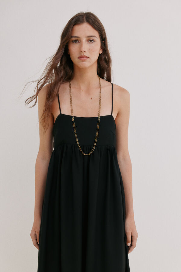 Hoss Intropia Asunci&oacute;n. Vestido com la&ccedil;ada Preto