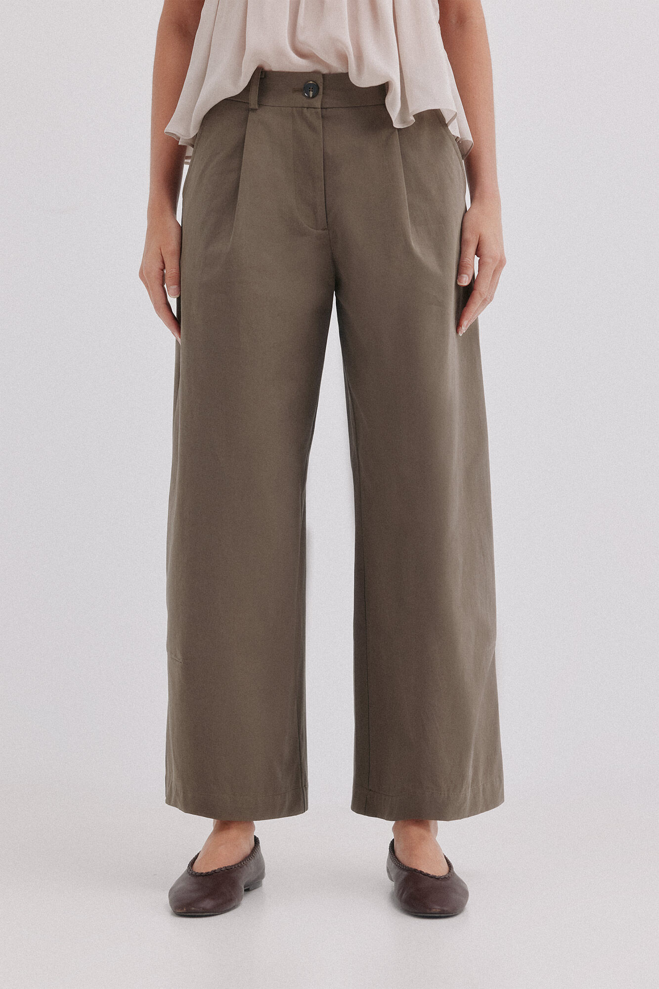 Hoss Intropia Pietra.Cal&ccedil;a com pin&ccedil;as
