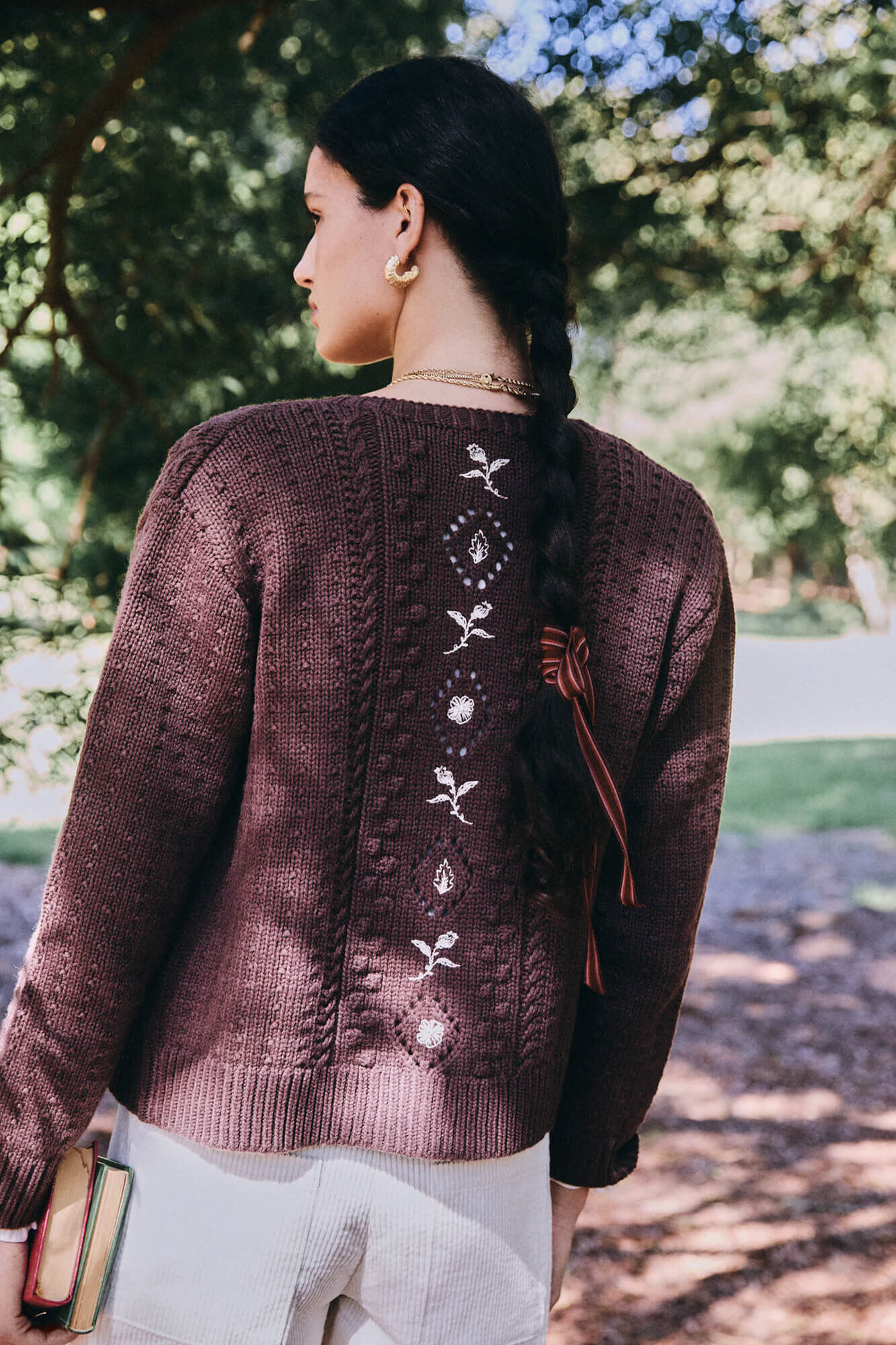 Hoss Intropia Ilena. Casaco de malha bordado