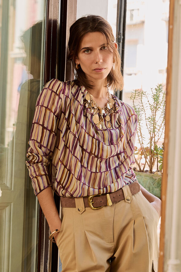 Hoss Intropia Guisselle. Blusa com decote cruzado assimétrico Ecru