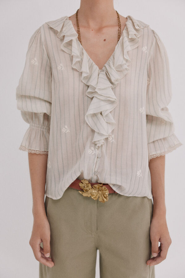 Hoss Intropia Clarisse. Blusa com folhos Ecru