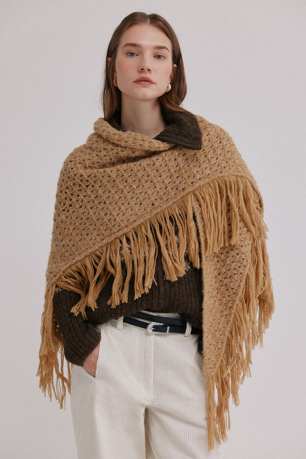Hoss Intropia Neves. Xale com franjas vazadas Dourado