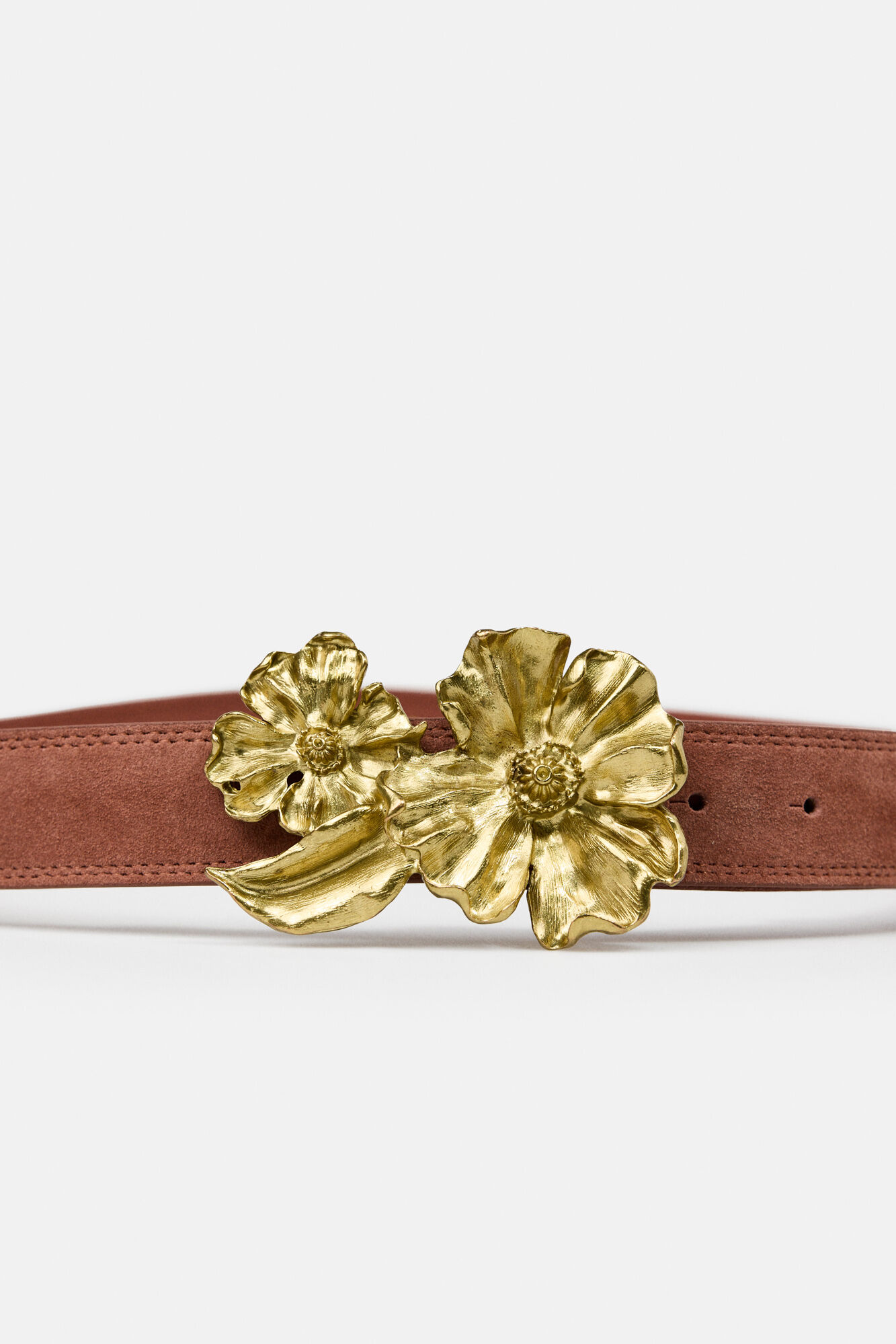 Hoss Intropia Lidia. Cinto de pele com fivela flor