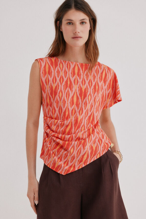 Melania. Camiseta asimétrica