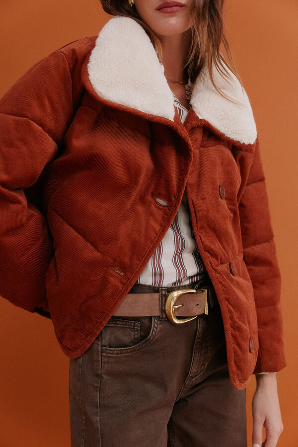 Hoss Intropia Debra. Desportiva acolchoado Granada