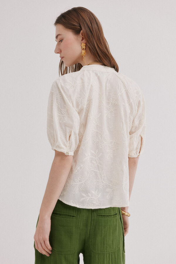 Hoss Intropia Celia. Blusa bordado floral Ecru