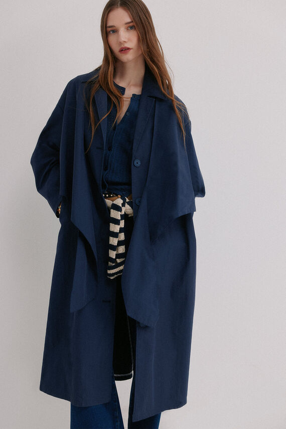 Darelle. Gabardina con lazada