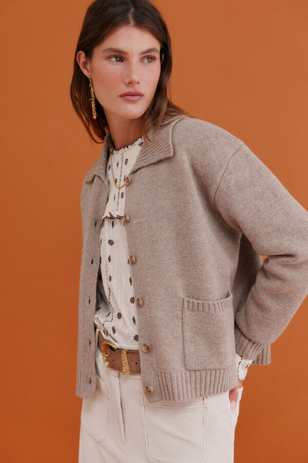 Hoss Intropia Itziar. Casaco de malha com bolsos Beige
